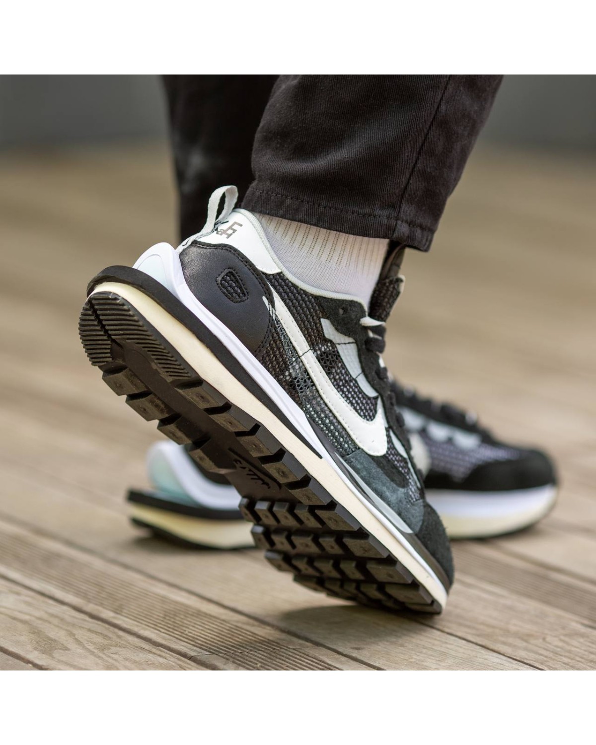 Nike VaporWaffle Sacai Black\White Nike VaporWaffle Sacai Black\White