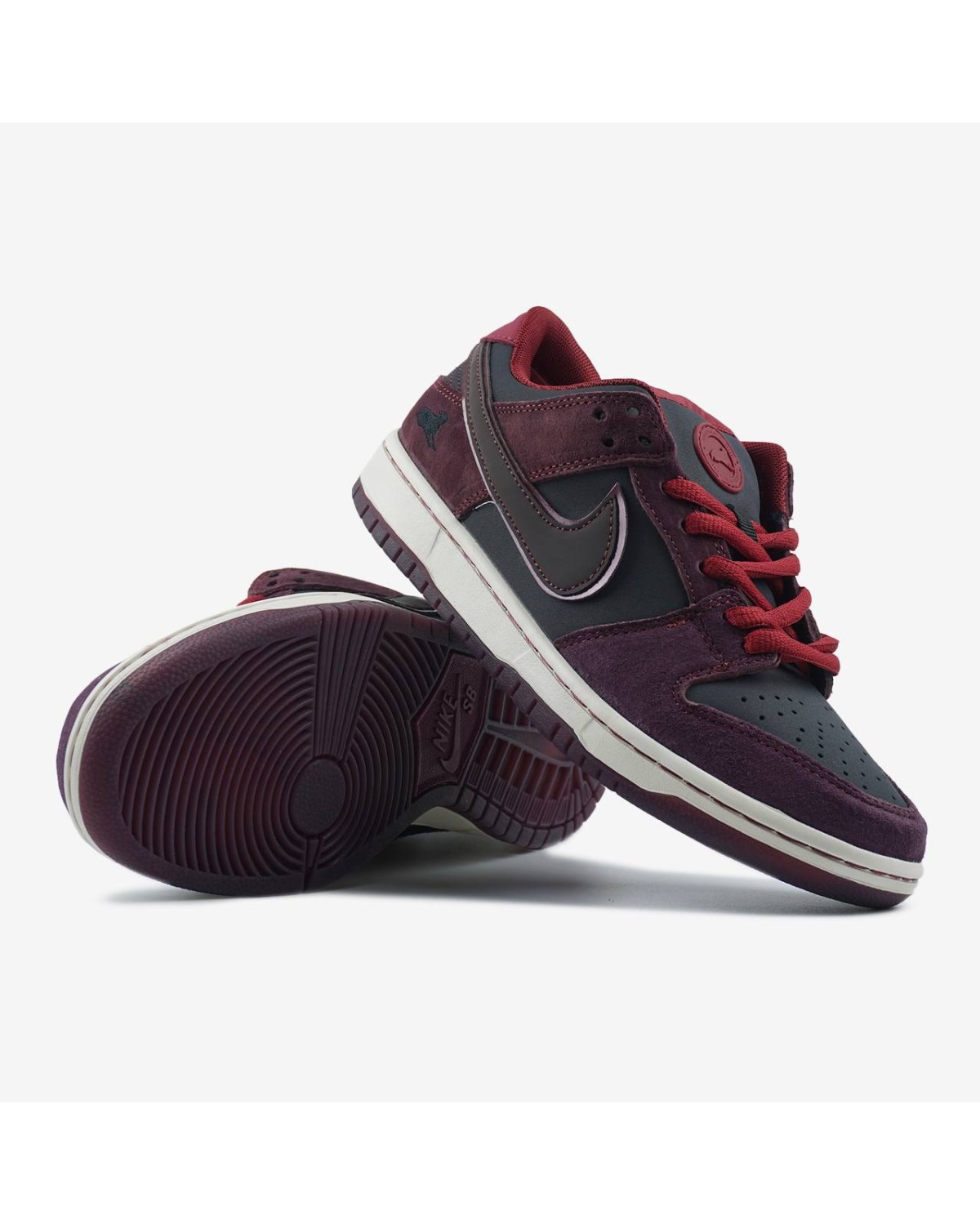 Nike SB Dunk Low x Riot Skateshop Nike SB Dunk Low x Riot Skateshop