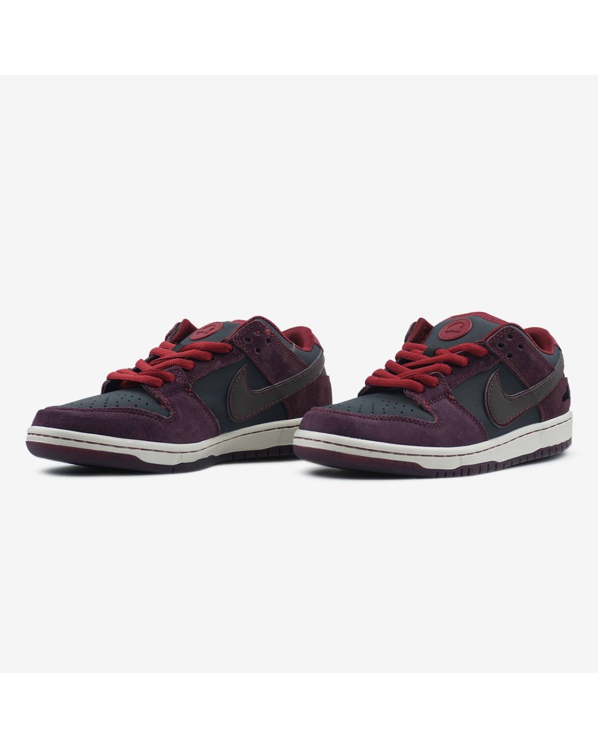Nike SB Dunk Low x Riot Skateshop Nike SB Dunk Low x Riot Skateshop