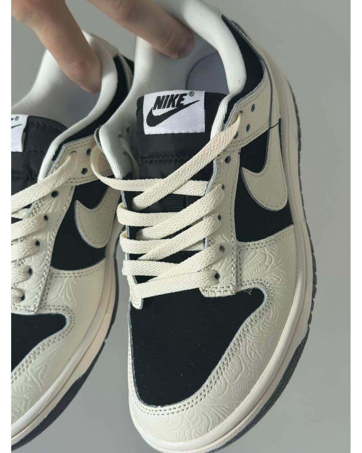Nike SB Dunk ʼBeige/Black’ Nike SB Dunk ʼBeige/Black’