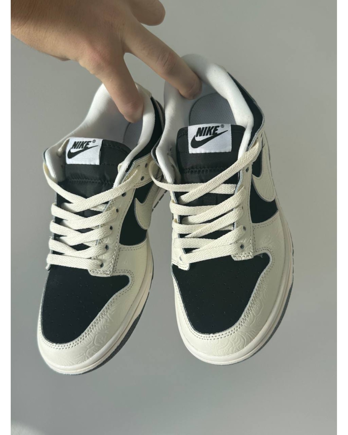 Nike SB Dunk ʼBeige/Black’ Nike SB Dunk ʼBeige/Black’