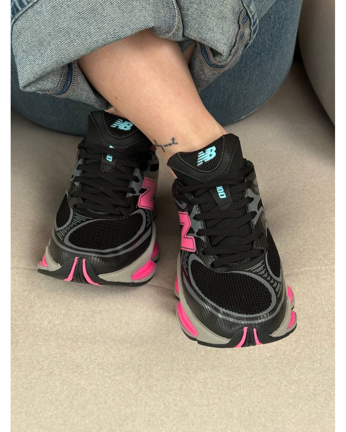New Balance 2000 Black Grey Pink New Balance 2000 Black Grey Pink