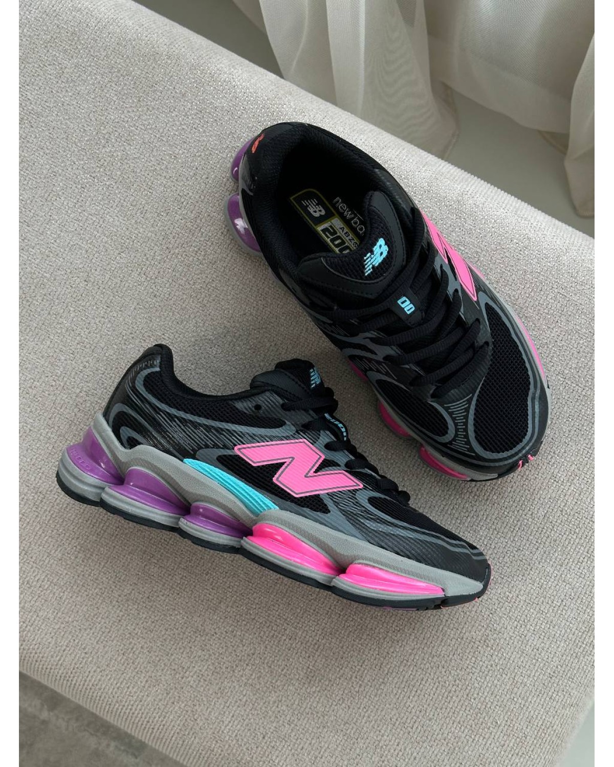 New Balance 2000 Black Grey Pink New Balance 2000 Black Grey Pink