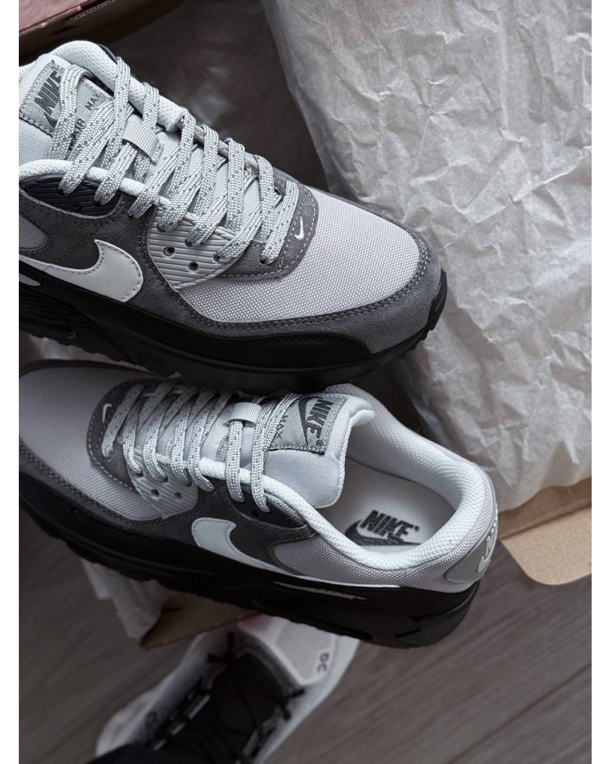 Nike Air Max 90 Anthracite Light Smoke Grey Nike Air Max 90 Anthracite Light Smoke Grey