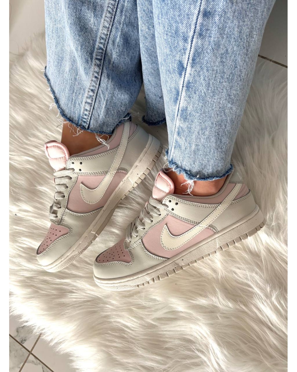 Nike SB Dunk Low Grey Pink Nike SB Dunk Low Grey Pink