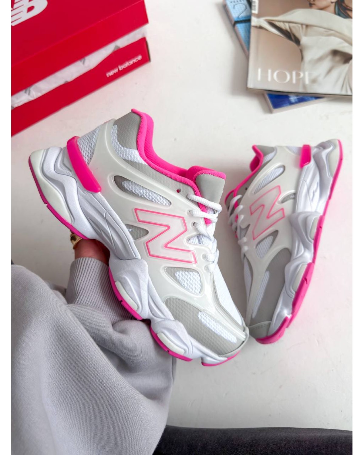 New Balance 9060 Beige/Pink