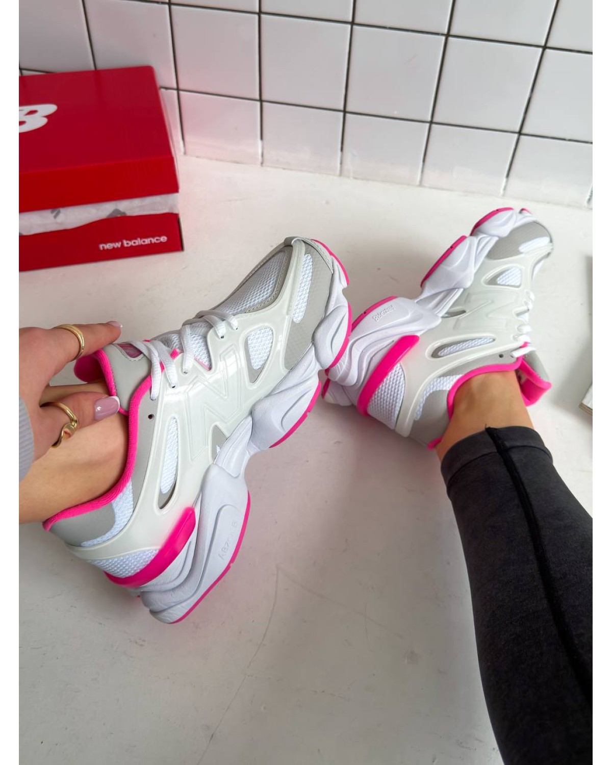 New Balance 9060 Beige/Pink New Balance 9060 Beige/Pink
