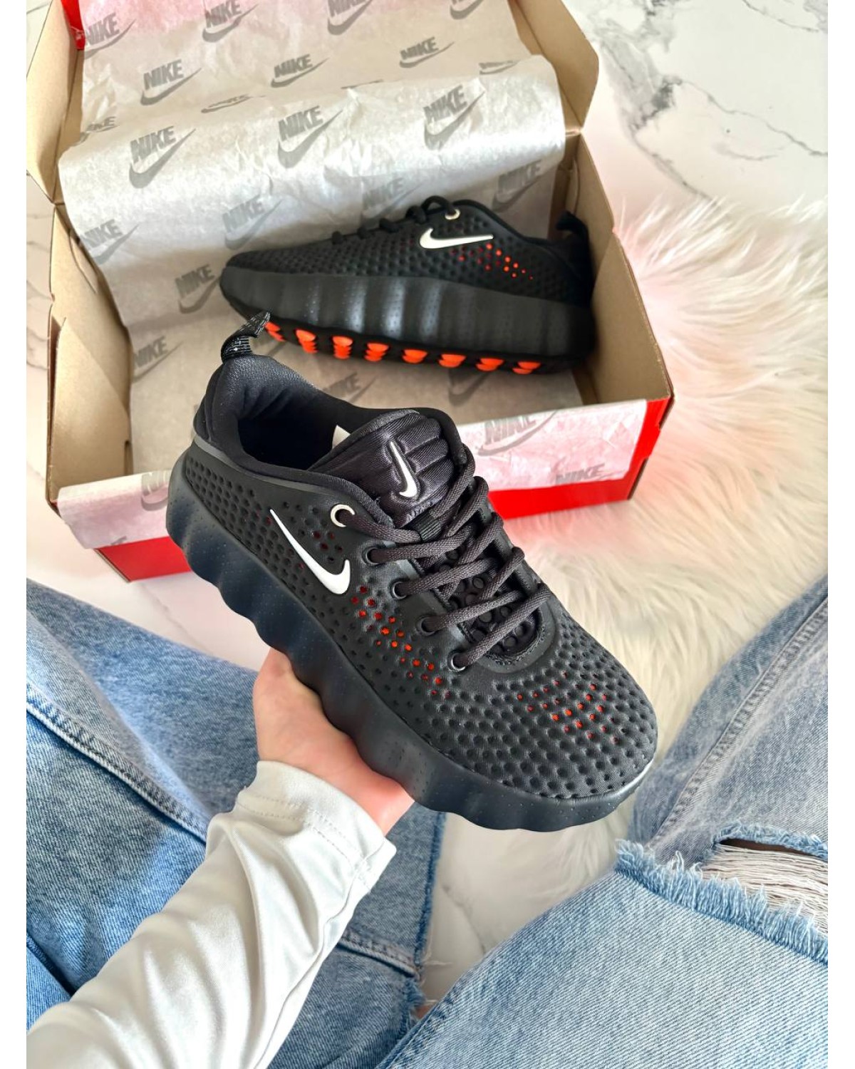 Nike Mind 002 Hyper Crimson