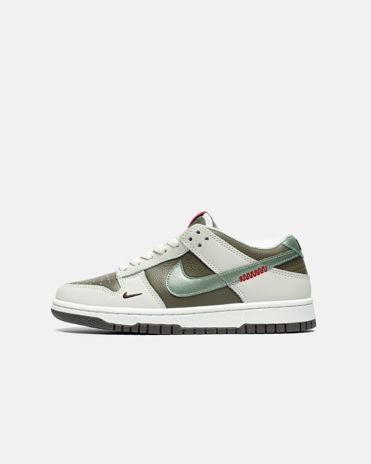 Nike Dunk “Year of the Snake”