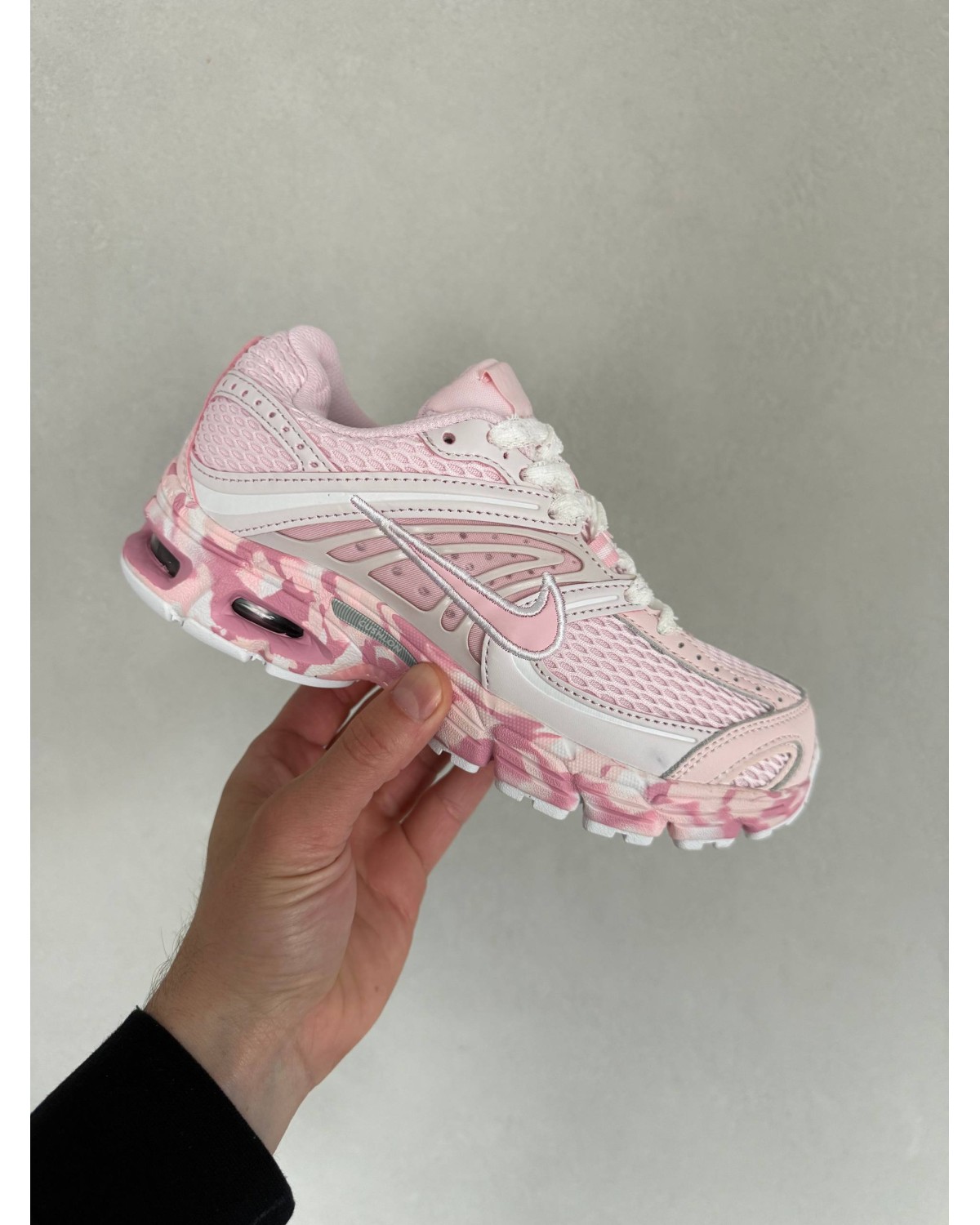 Nike Air Max Moto 2K Pink