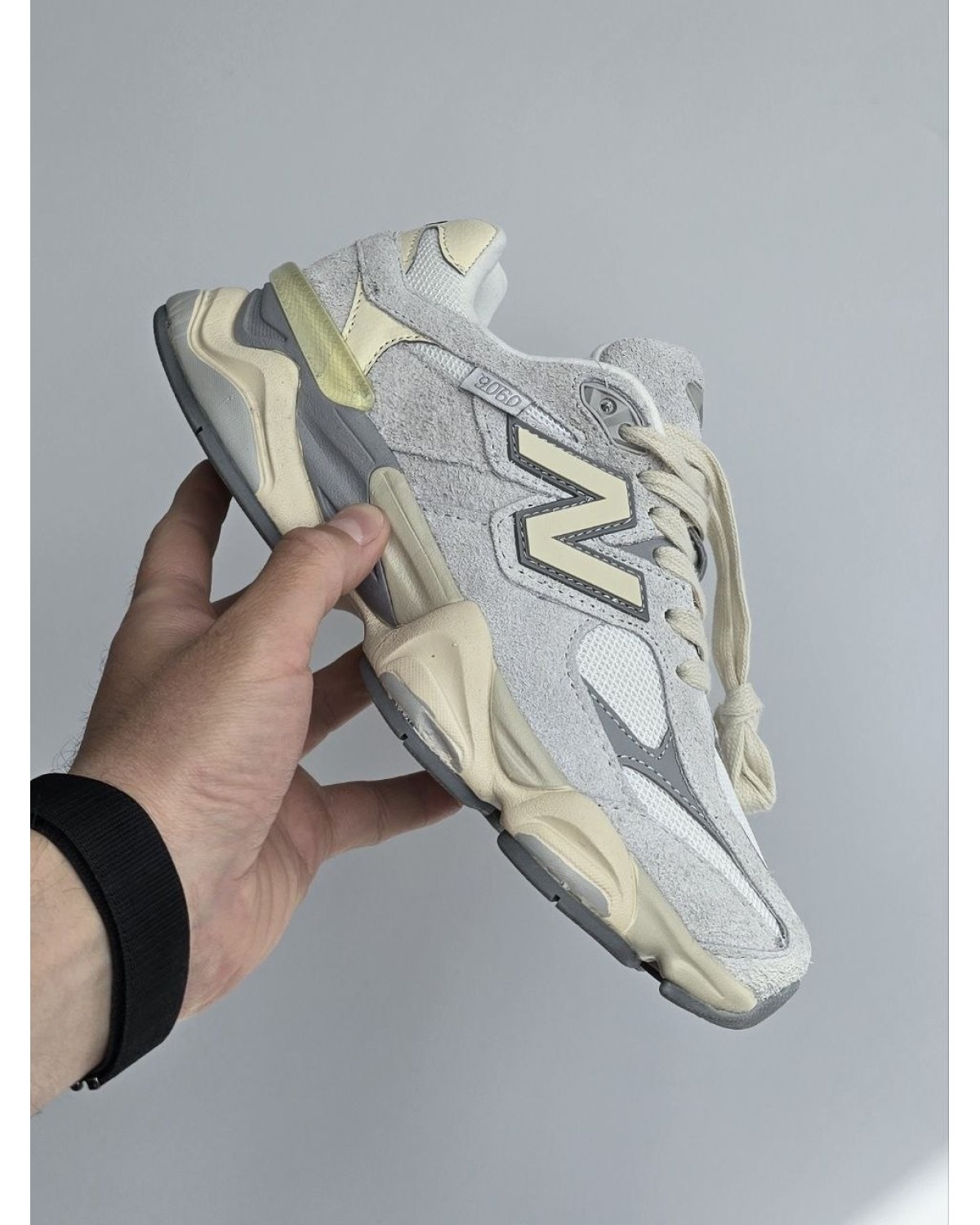 New Balance 9060 Grey / Cream