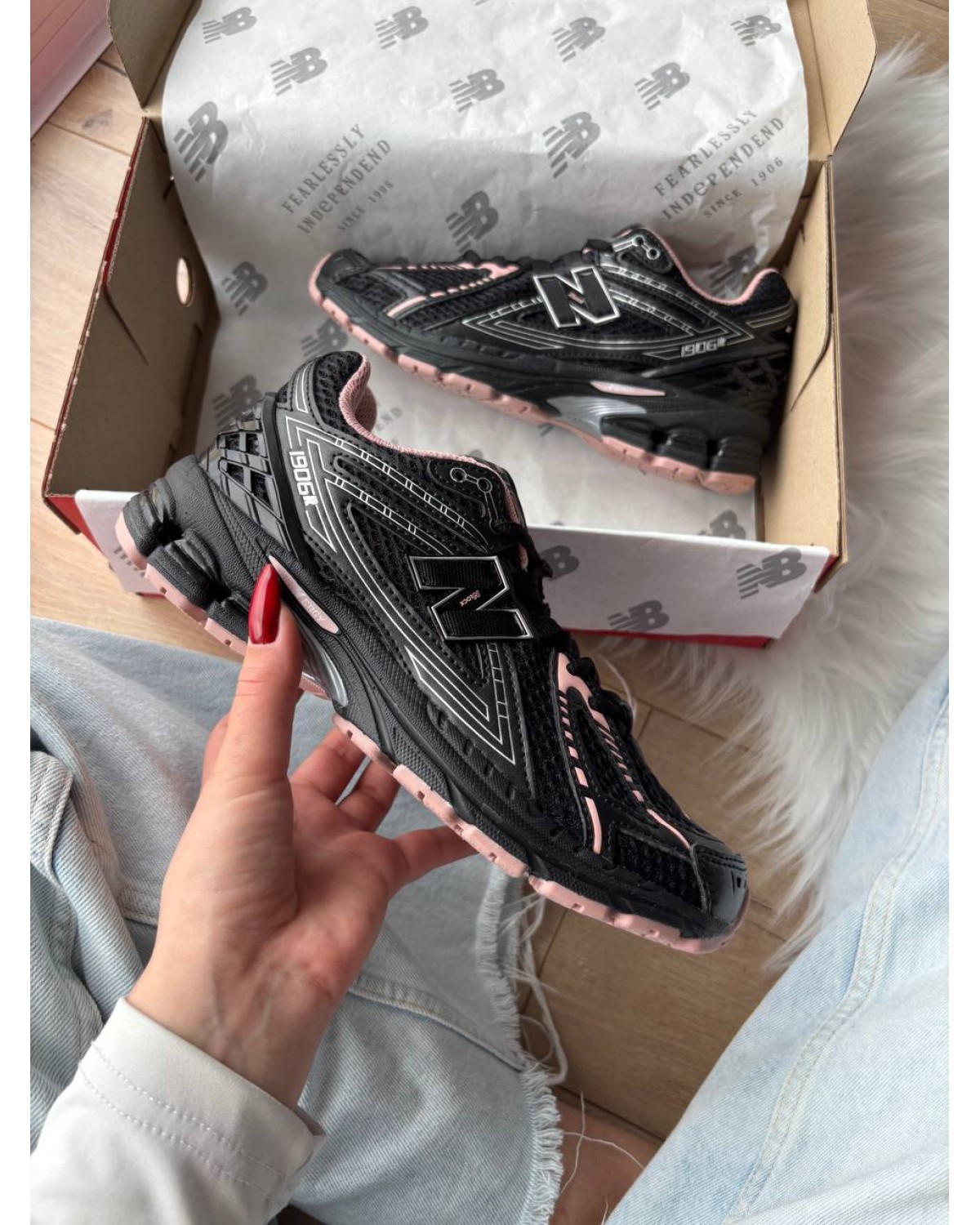 New Balance 1906R Eclipse Pink Taffy Black