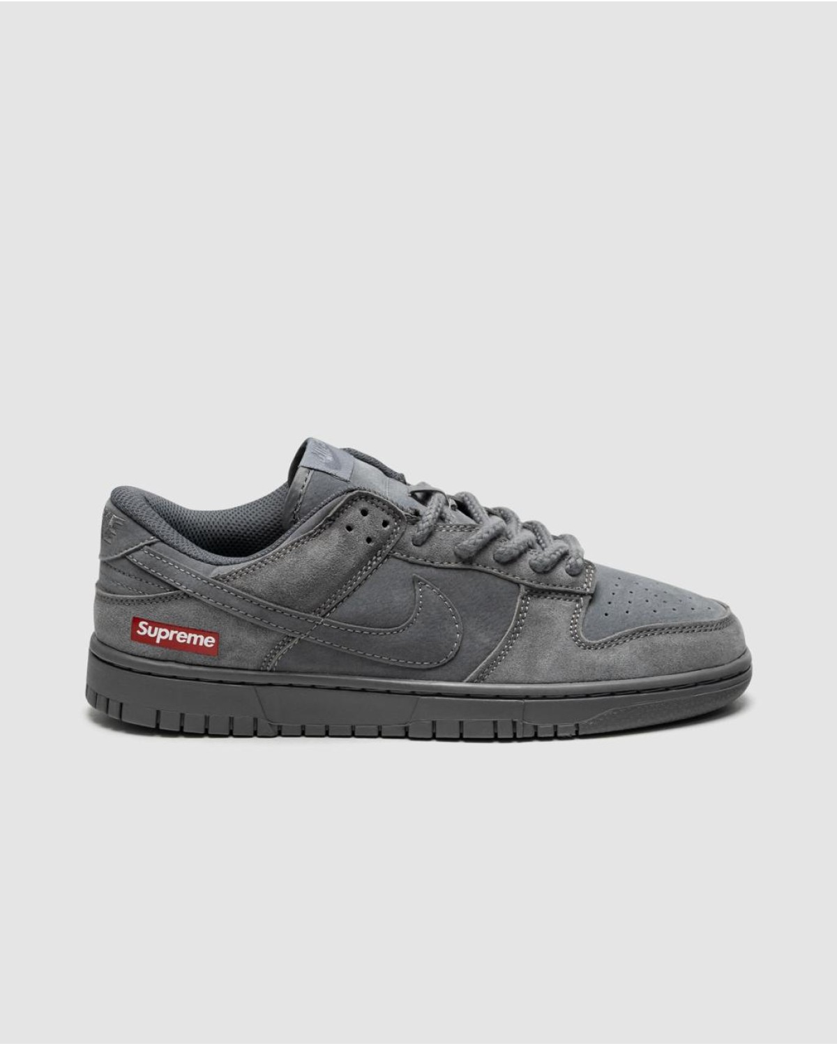 Nike SB Dunk Low x Supreme Grey