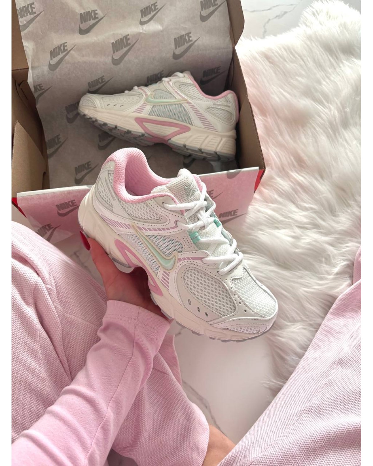 Nike V5 RNR White Pink Blue