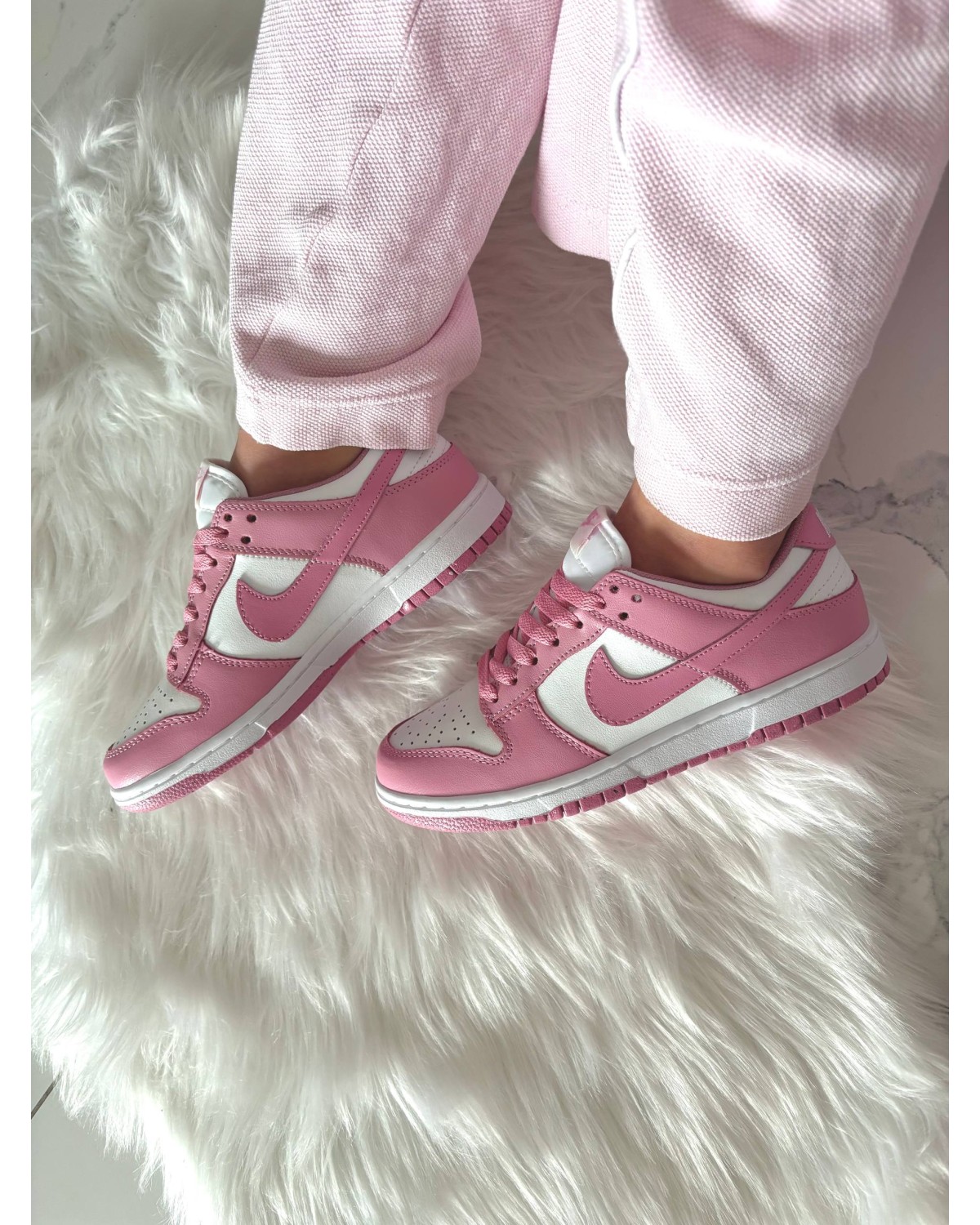 Nike SB Dunk Low Pink White Nike SB Dunk Low Pink White