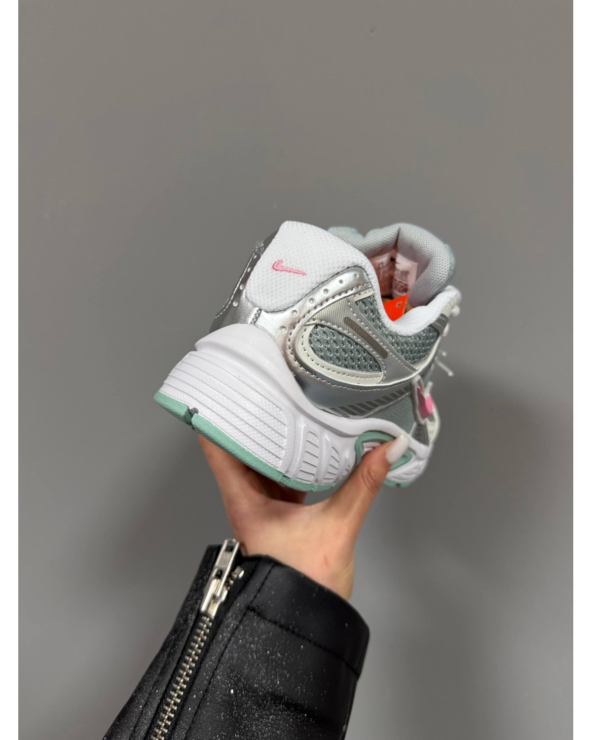 Nike Zoom V5 RNR Minty Pink Nike Zoom V5 RNR Minty Pink