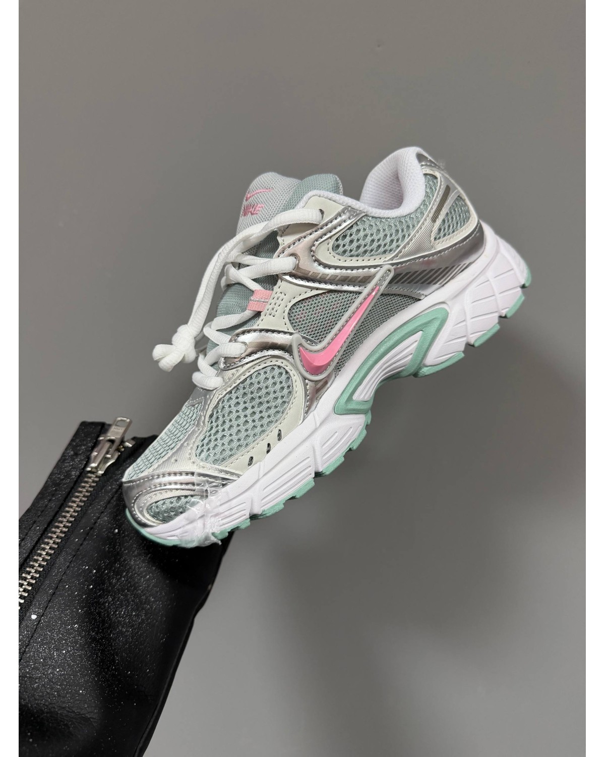 Nike Zoom V5 RNR Minty Pink Nike Zoom V5 RNR Minty Pink