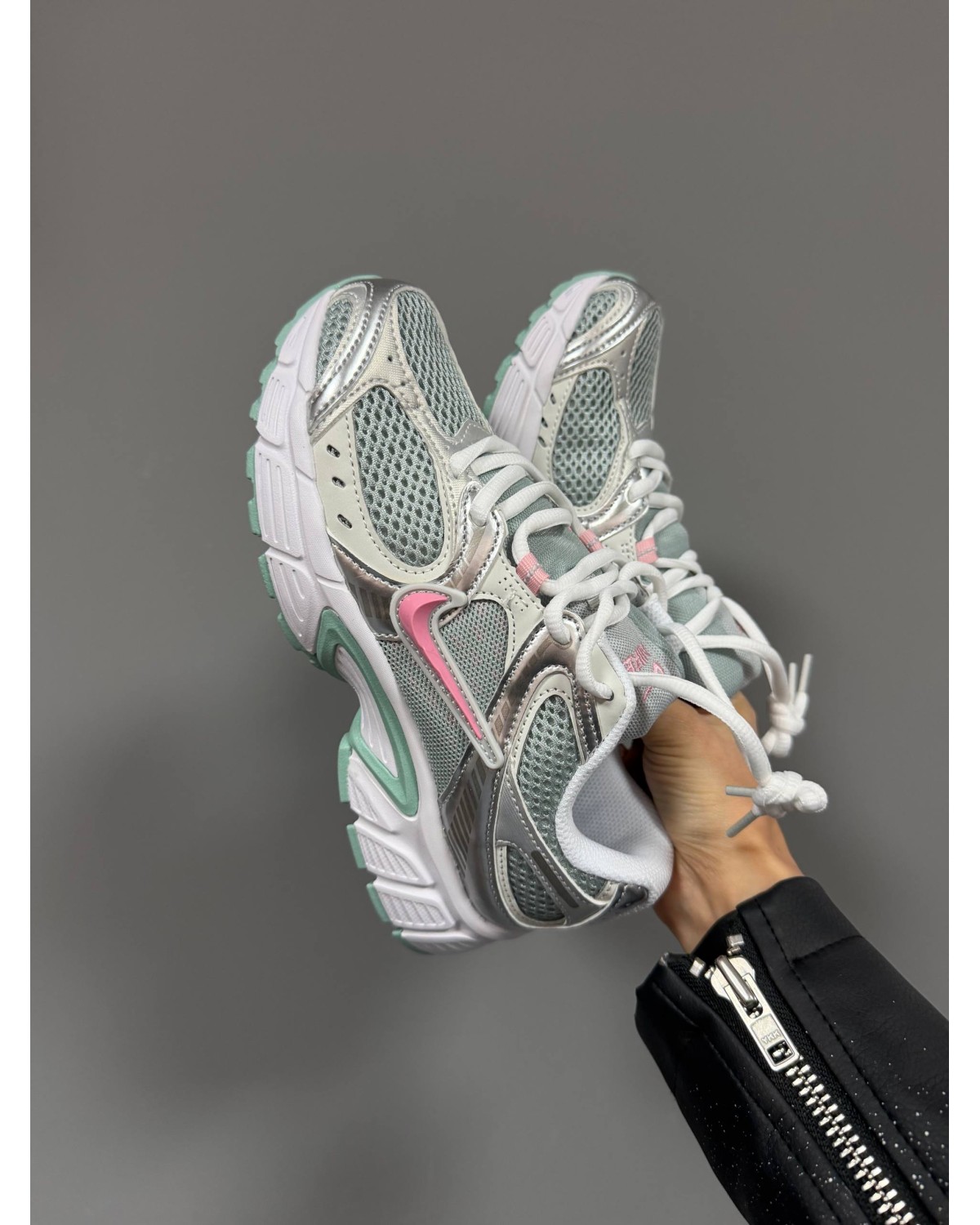 Nike Zoom V5 RNR Minty Pink Nike Zoom V5 RNR Minty Pink
