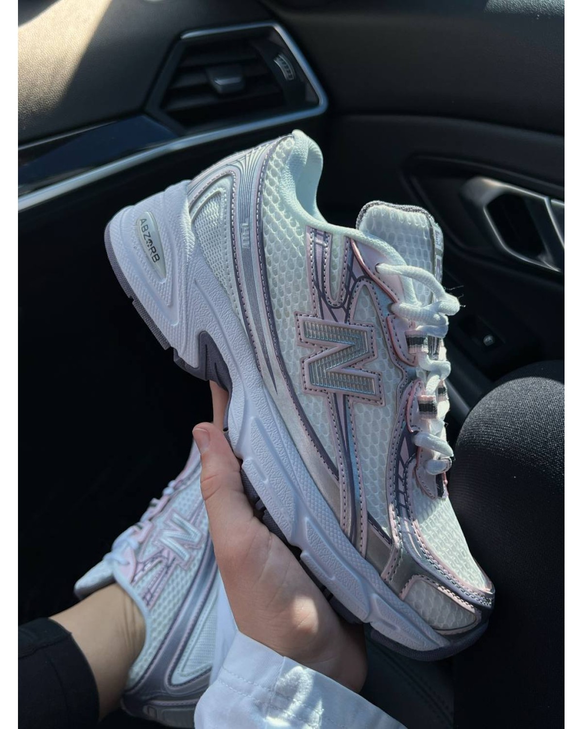 New Balance 740