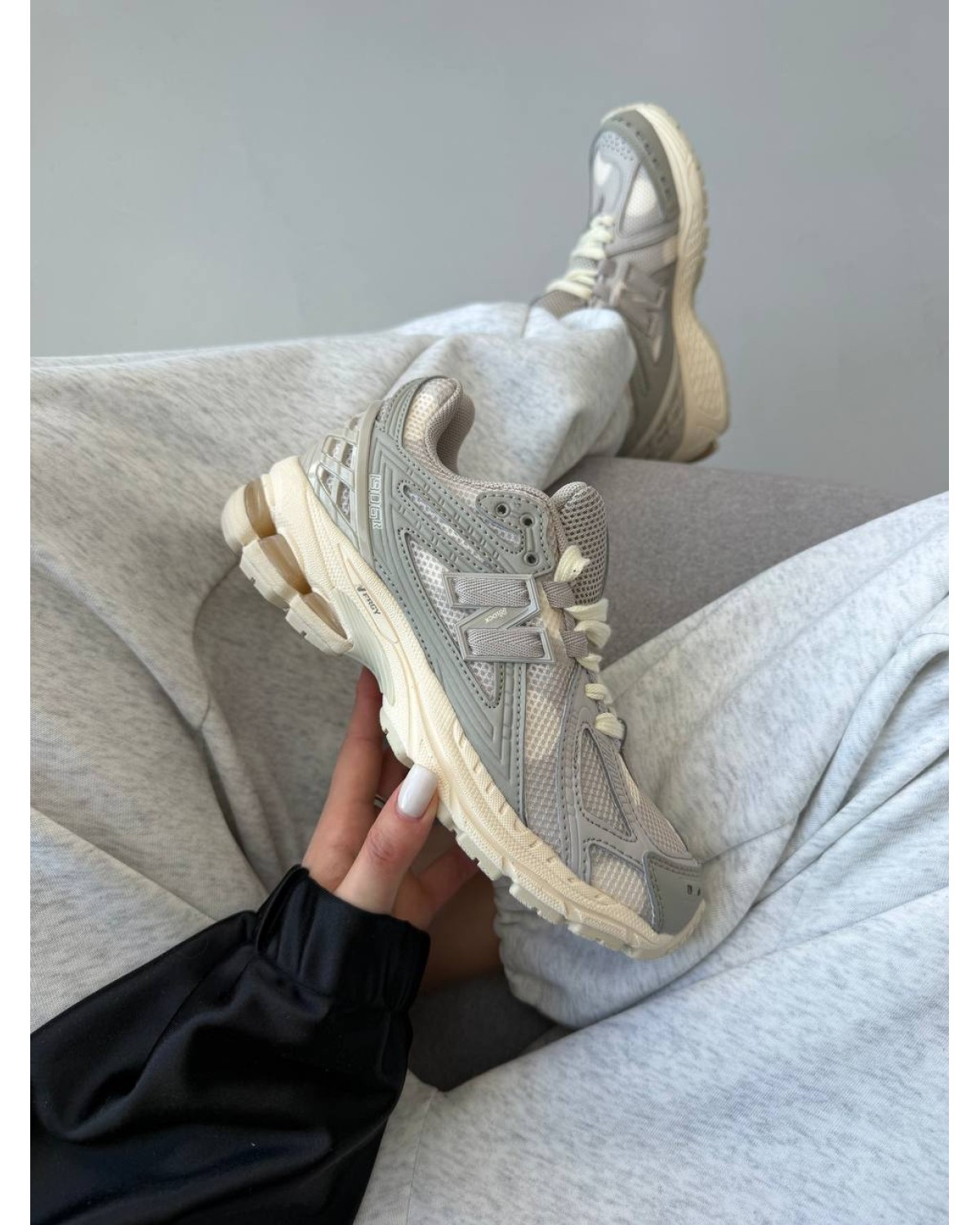 New Balance 1906 Polka Dot Moonrock