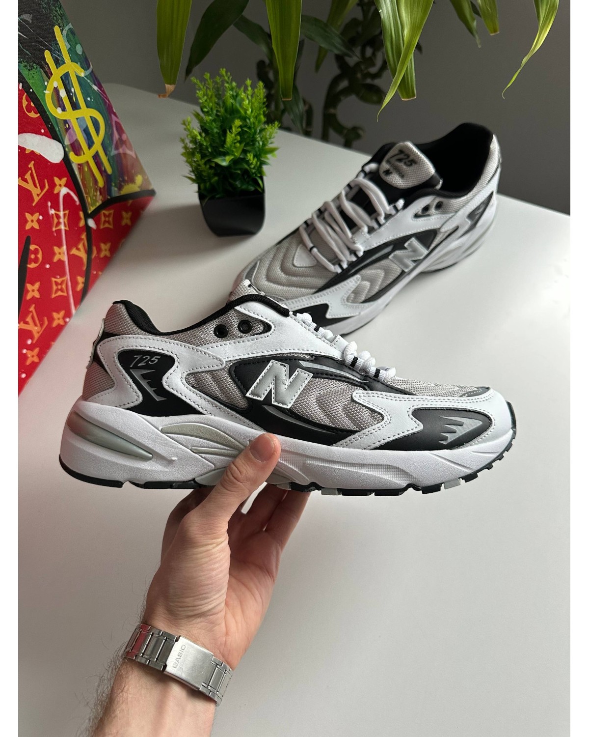 New Balance 725 White Grey Black
