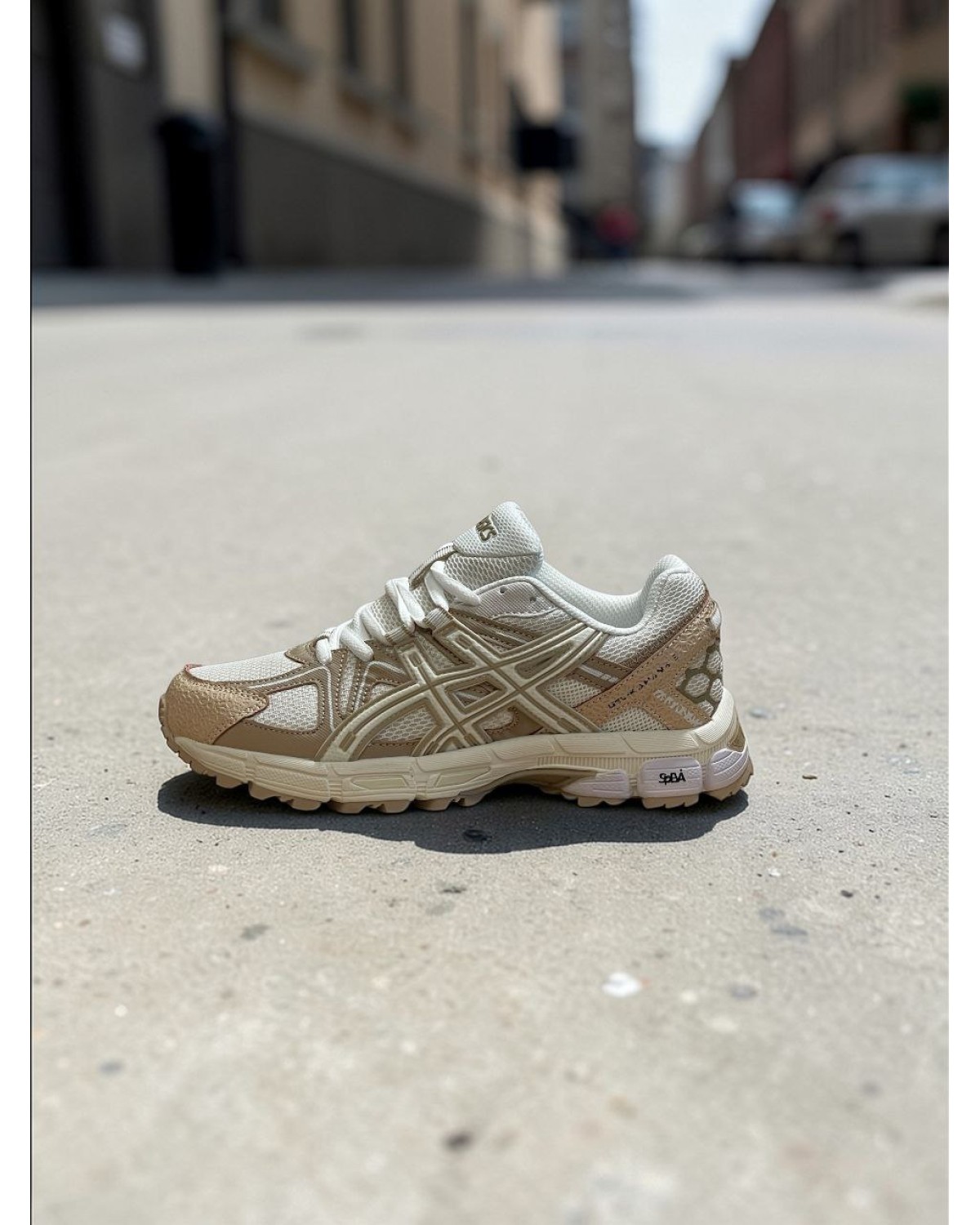Asics Gel-Kahana 8 Beige