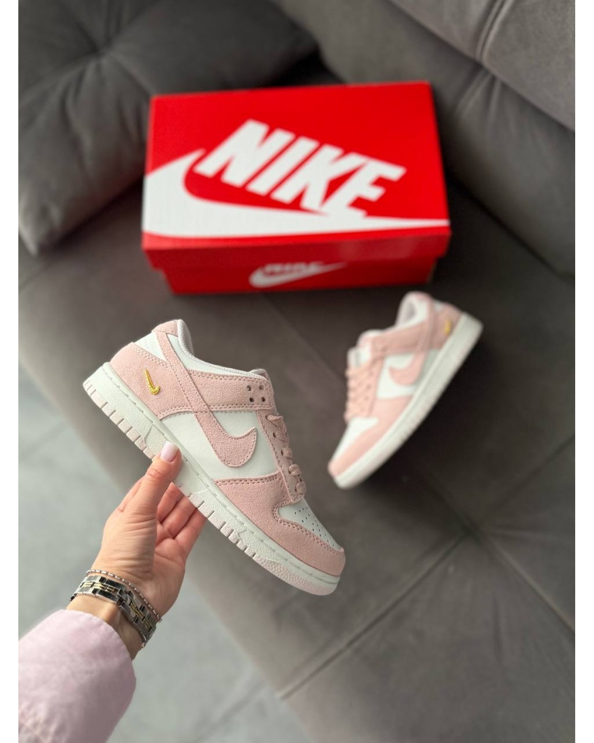Nike SB Dunk Low Pink-Metallic Gold