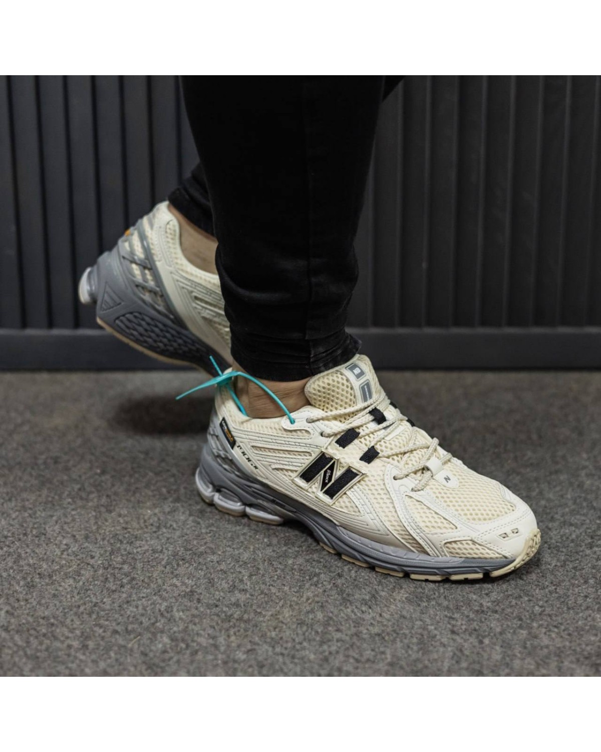 New Balance 1906R