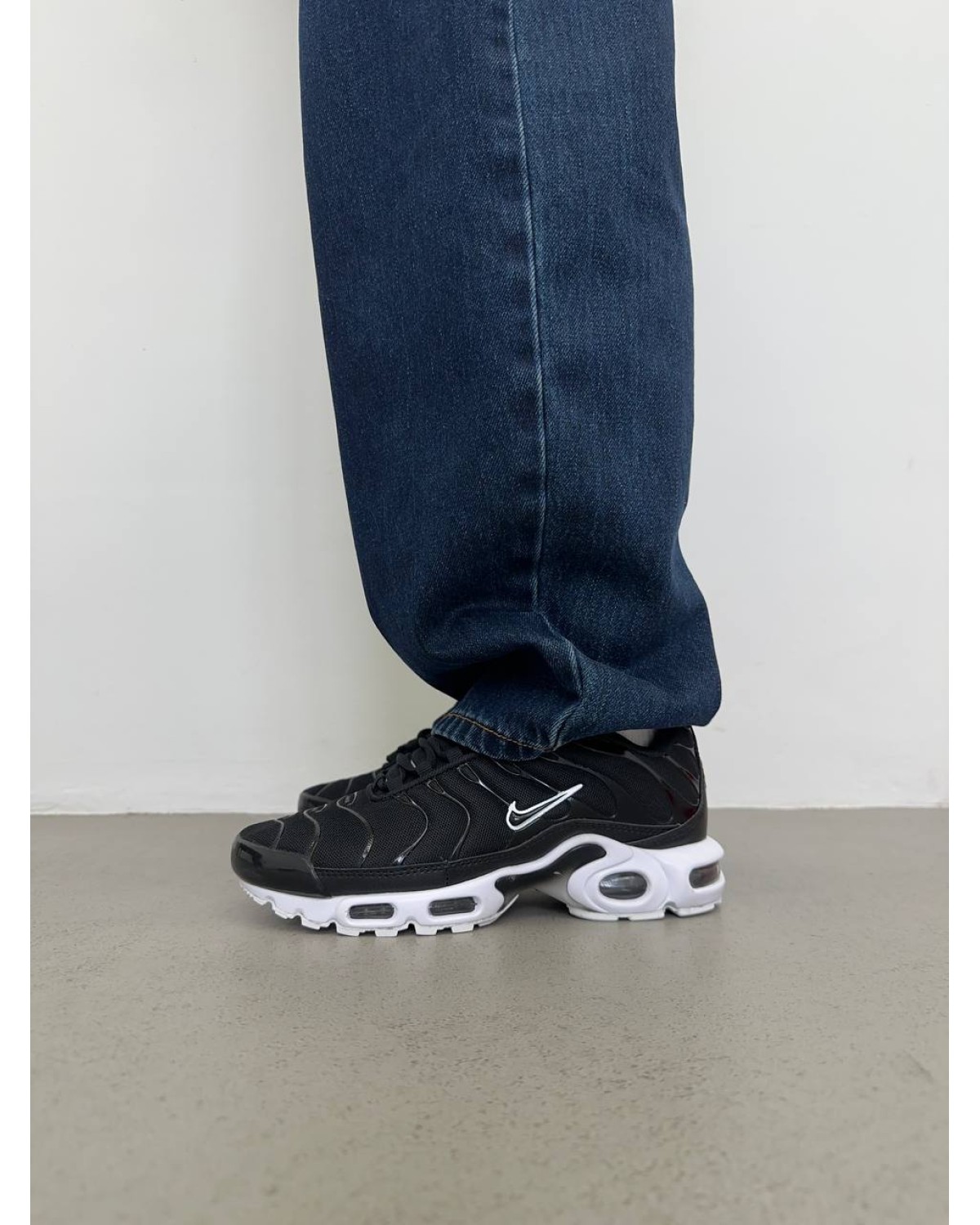 Nike Air Max Plus Black White