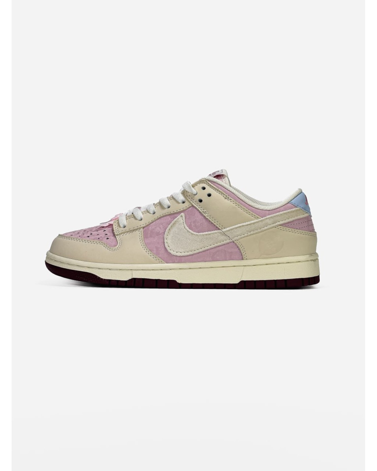 Nike Dunk Low «Valentine's Day»