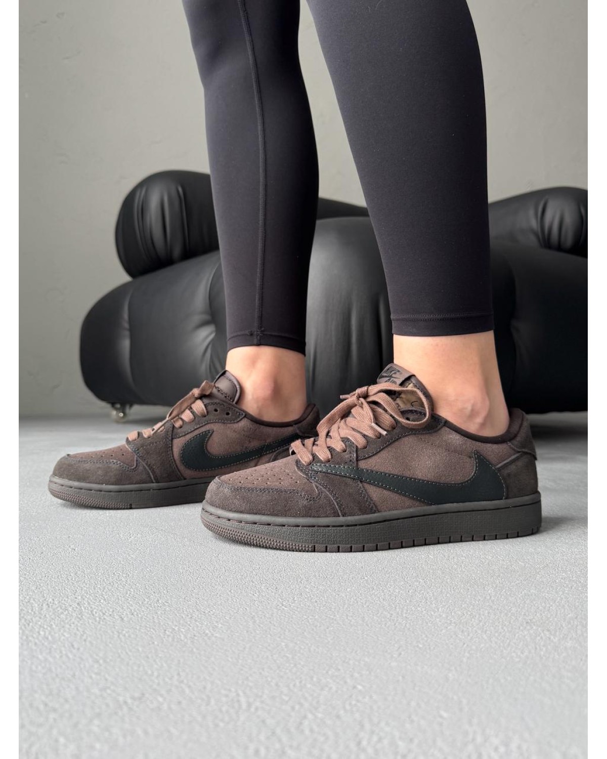 Nike Air Jordan 1 Low x Travis Scott Velvet Brown