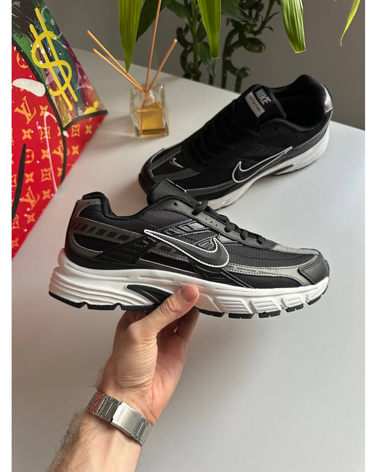 Nike Initiator Black White