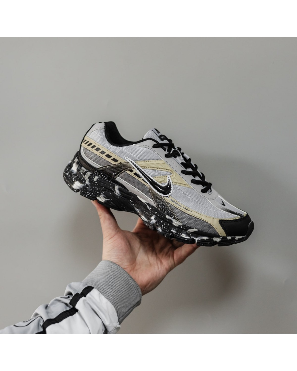 Nike Initiator