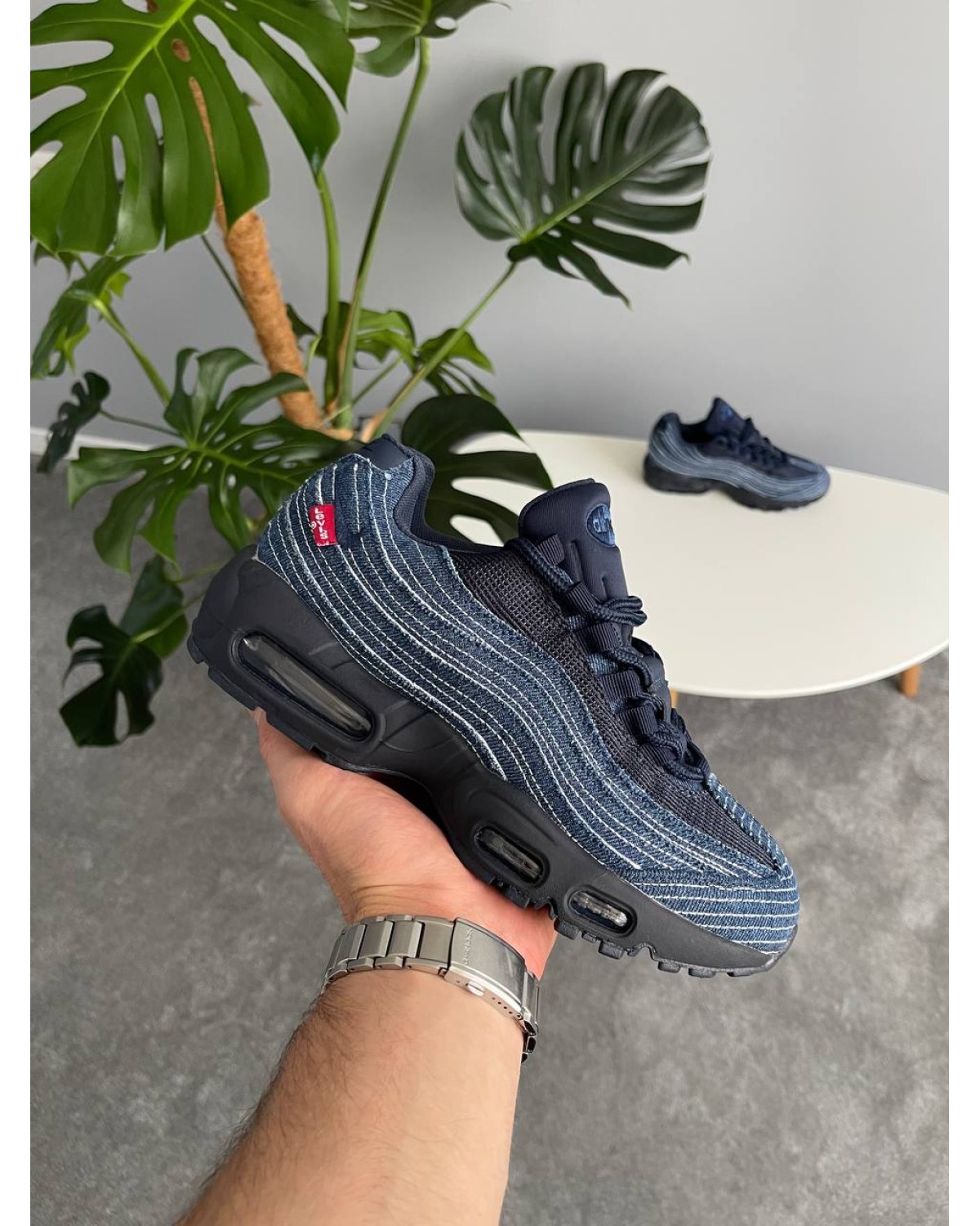 Nike Air Max 95 OG Levi’s Obsidian
