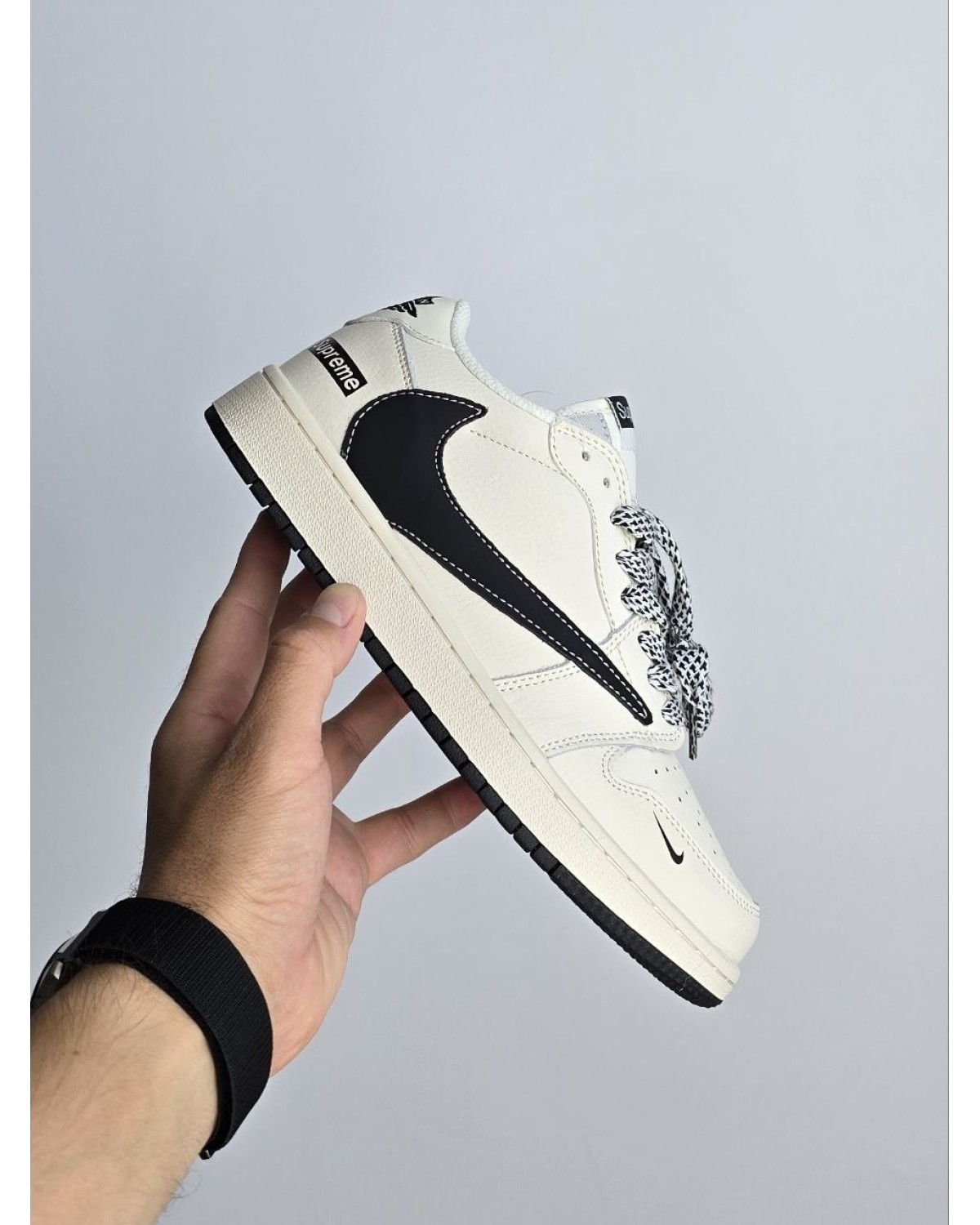 Nike Air Jordan 1 Low × Travis Scott "Milk Black"