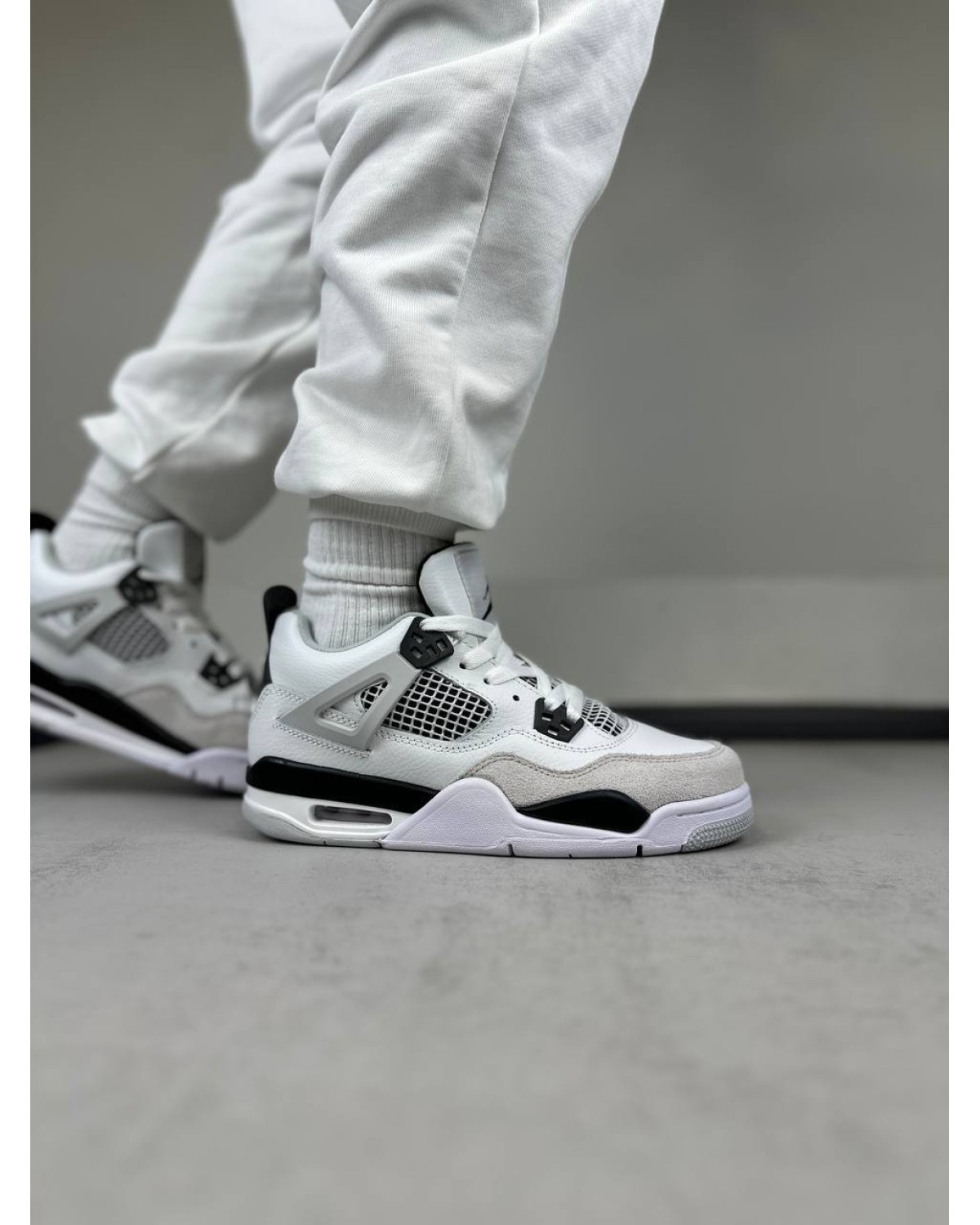 Nike Jordan 4 Retro Military Black