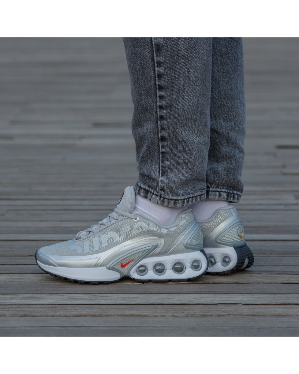 Nike Air Max DN x Supreme