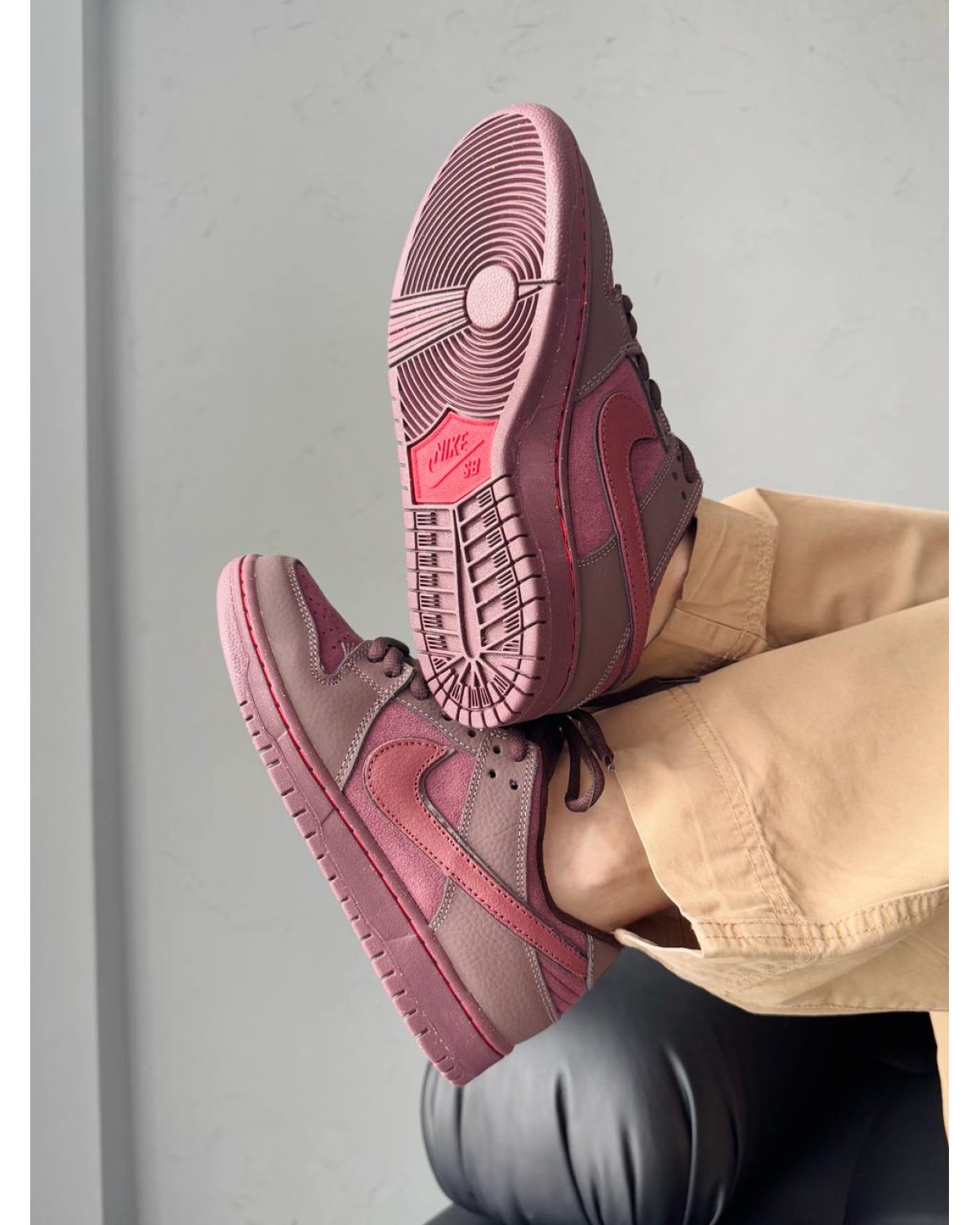 Nike SB Dunk Low City of Love Burgundy Crush Nike SB Dunk Low City of Love Burgundy Crush