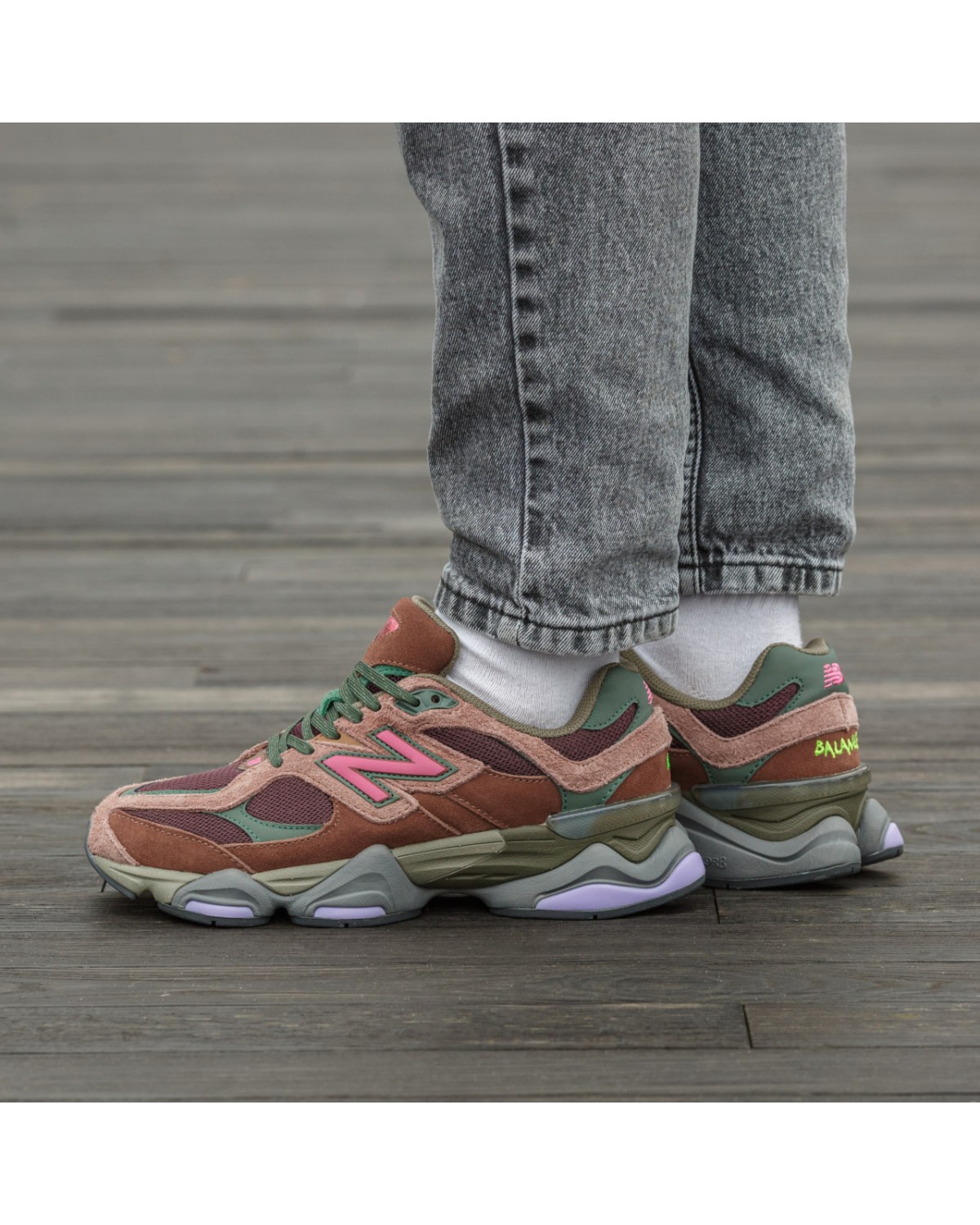New Balance 9060 Burgundy