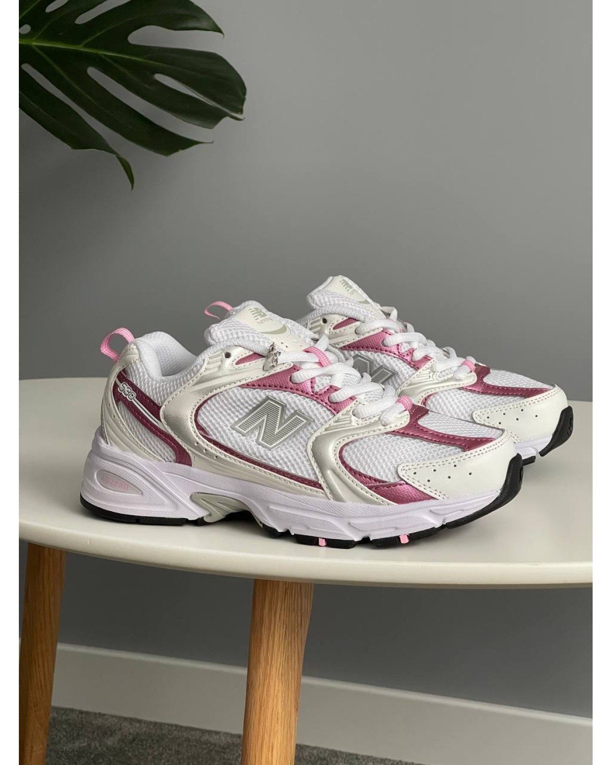 New Balance 530 White Red