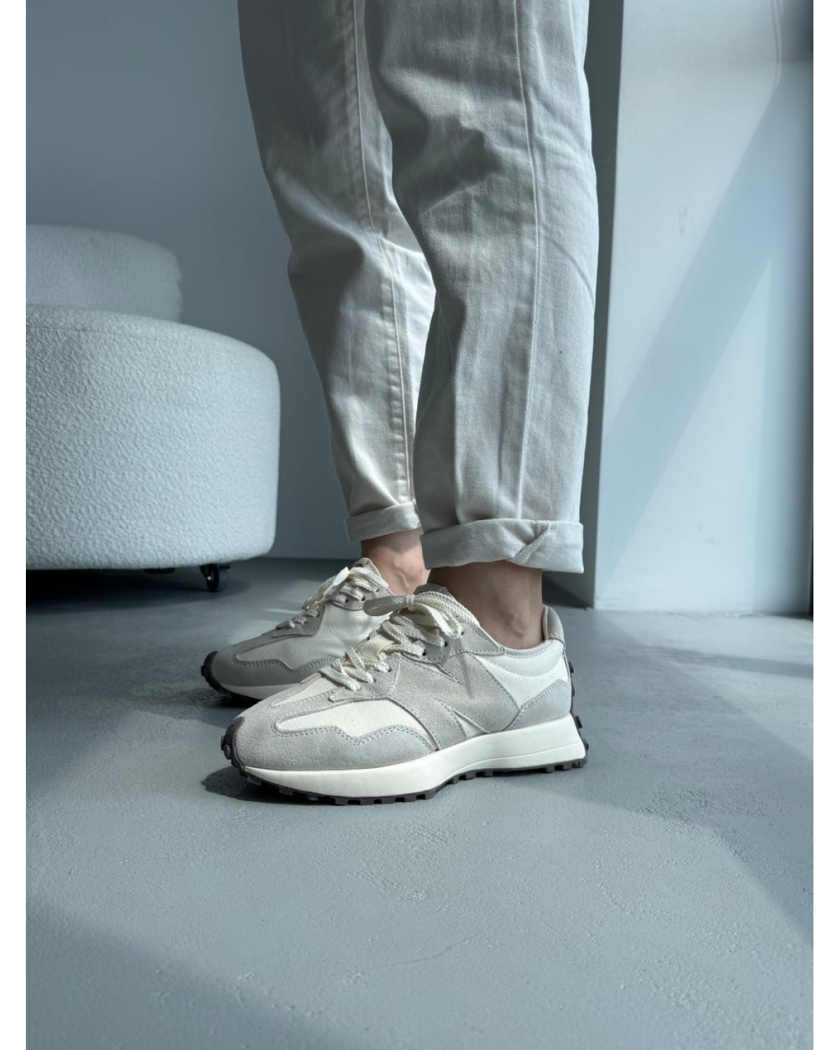 New Balance 327 Beige