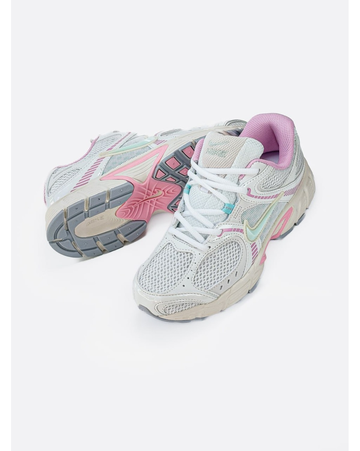 Nike V5 RNR White Pink Blue Nike V5 RNR White Pink Blue